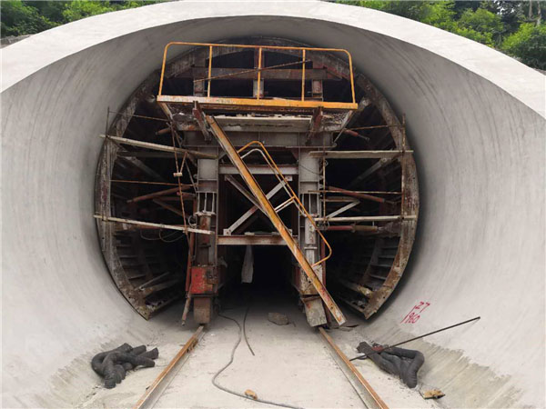 襯砌臺車的定位操作要怎么進(jìn)行？