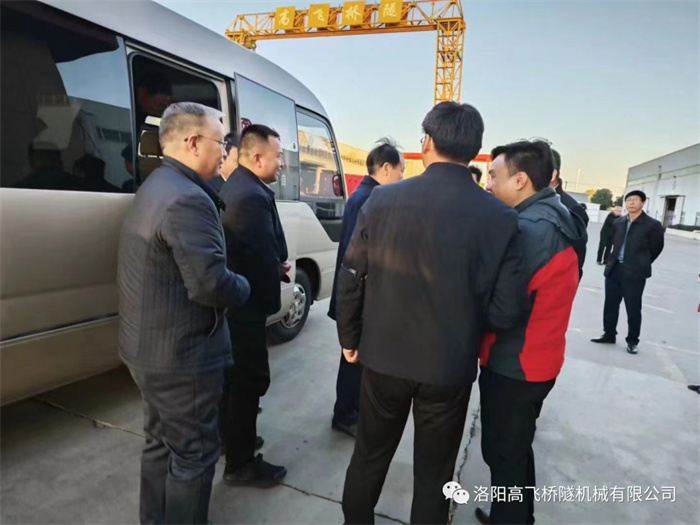 熱烈歡迎省政府參事、省工信廳原廳長(zhǎng)李濤一行蒞臨高飛橋隧調(diào)研指導(dǎo)